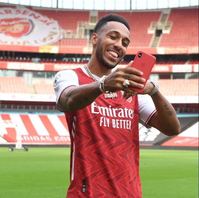 Aubameyang Signs for Arsenal till 2023