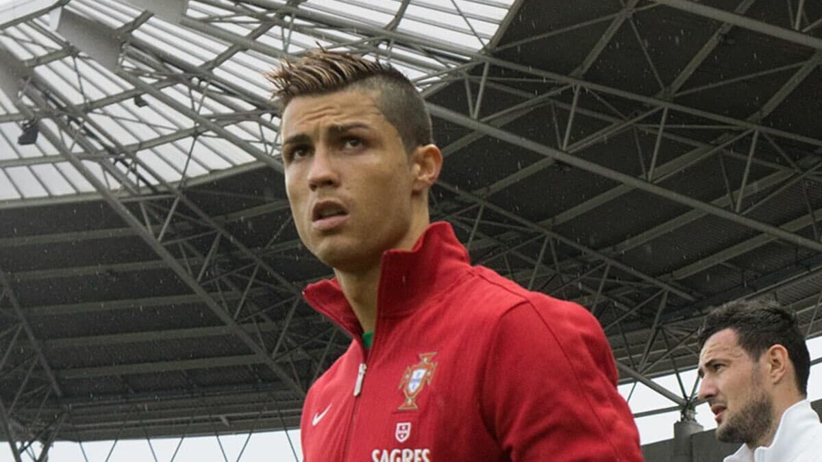 TOP 10 Spectacular Facts About Cristiano Ronaldo