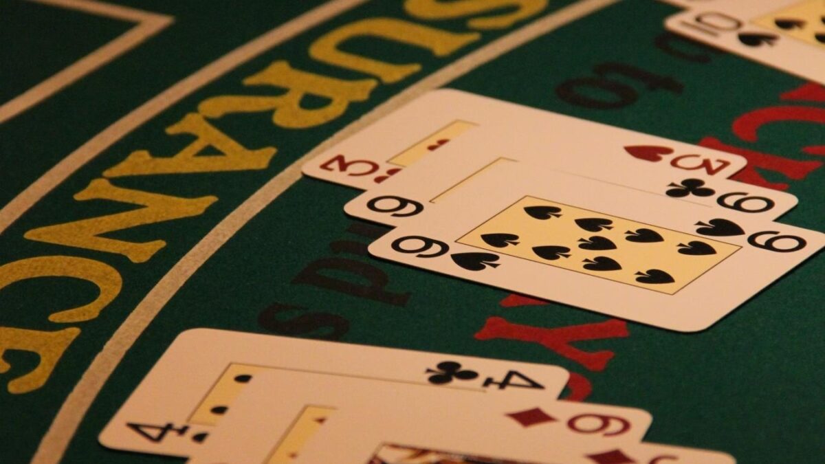 How to win at online blackjack?